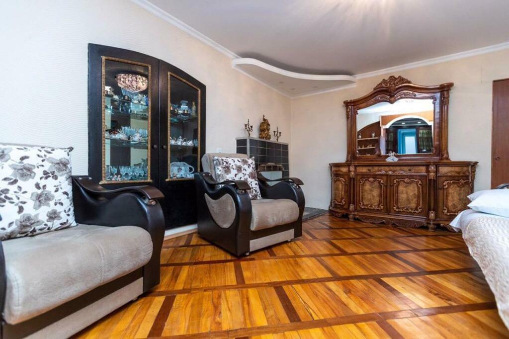 Комфортный Отдых В Сололаки Tbilisi Buitenkant foto